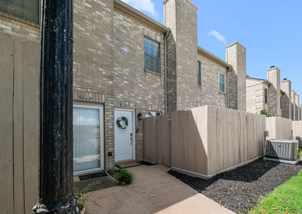 2BR Townhouse for Sale in Houston, TX