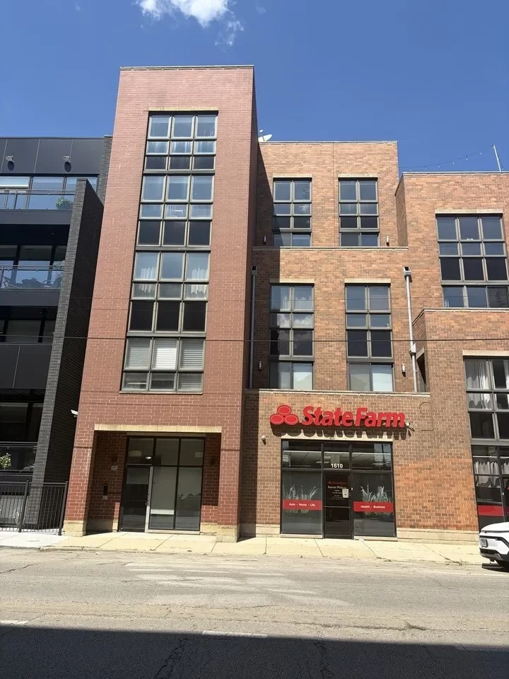 2BR House for Rent in Chicago, IL