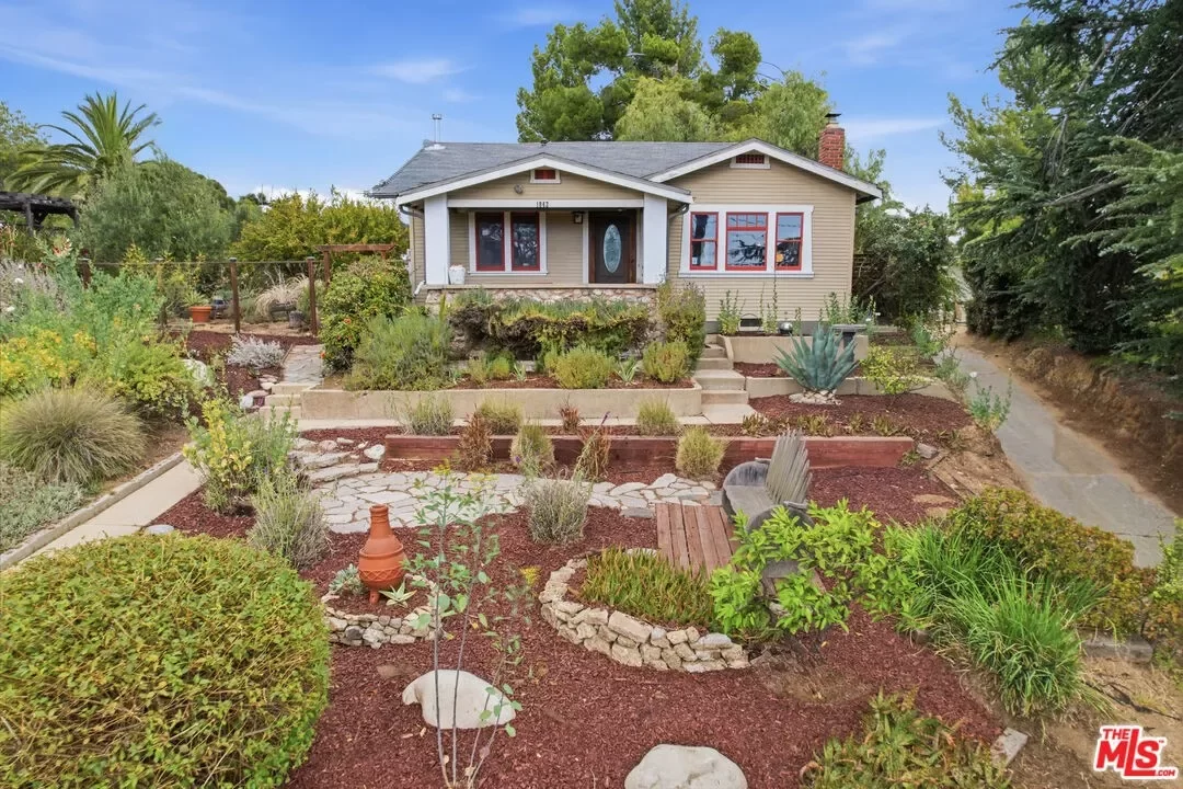 2BR Multi-Family for Sale in Los Angeles, CA