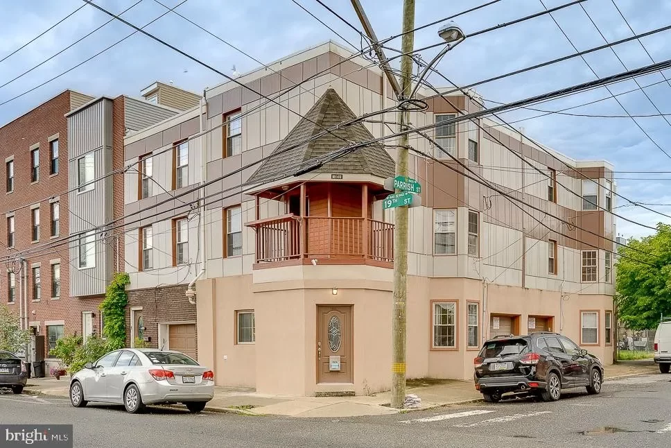 4BR Townhouse for Sale in Philadelphia, PA