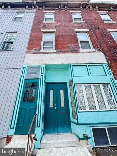 4BR Townhouse for Sale in Philadelphia, PA