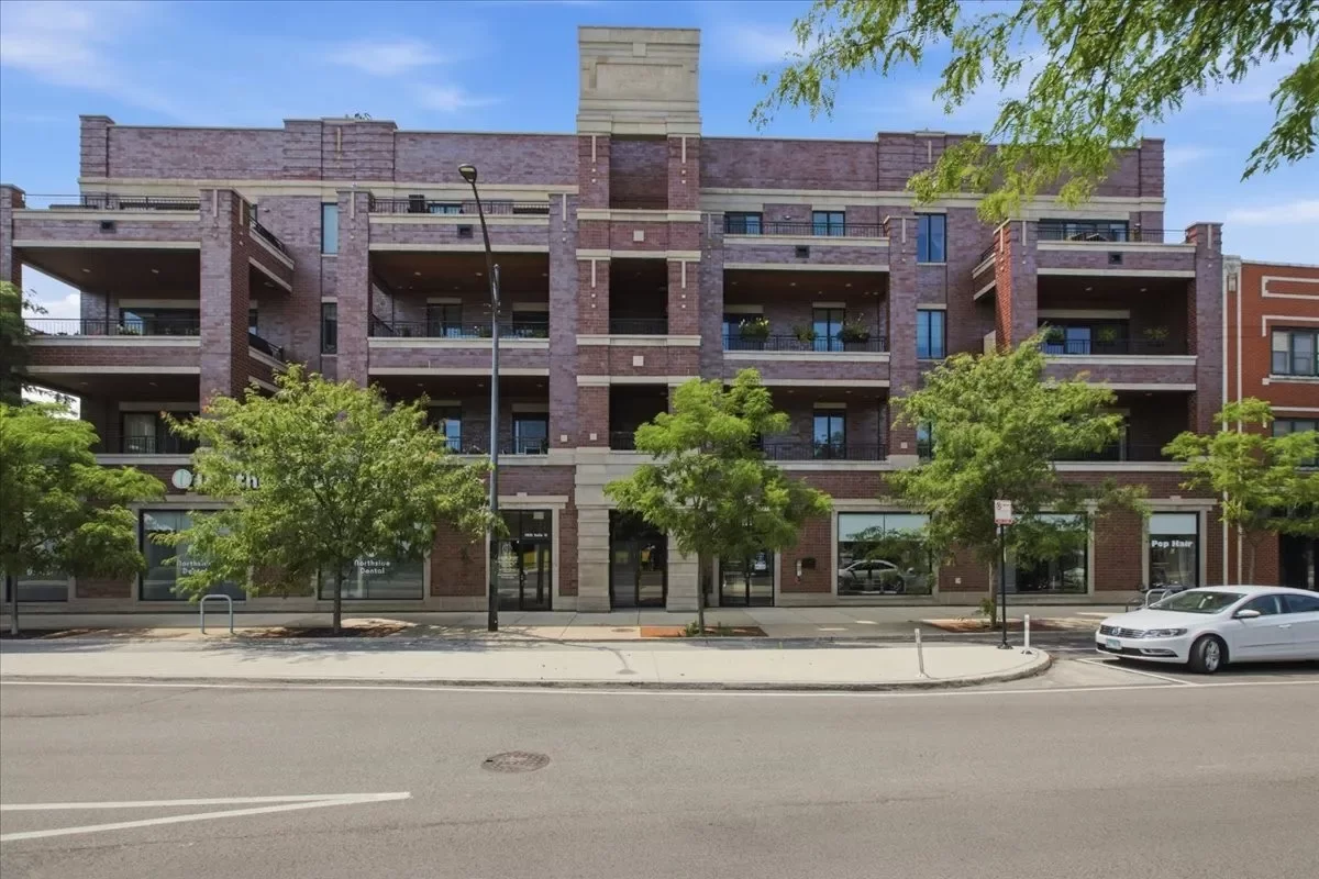 2BR Condo for Sale in Chicago, IL