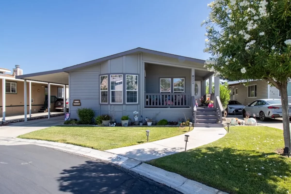 3BR Mobile Home for Sale in San Jose, CA