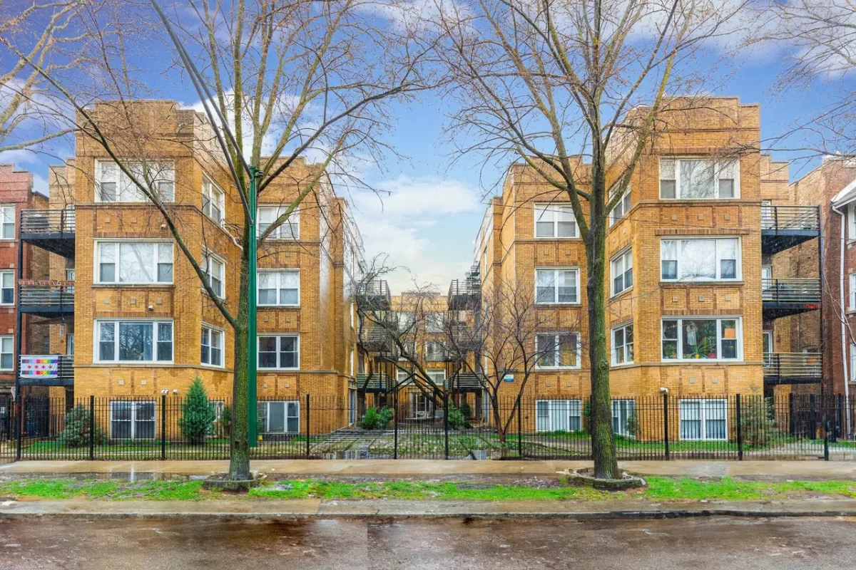 2BR Condo for Sale in Chicago, IL