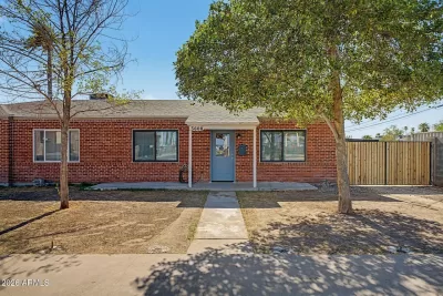4BR Multi-Family for Sale in Phoenix, AZ