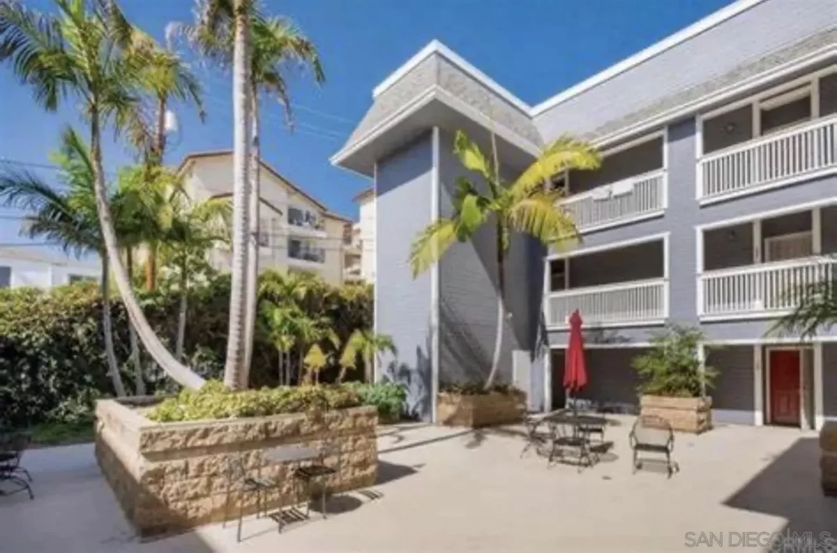 Condo for Sale in San Diego, CA