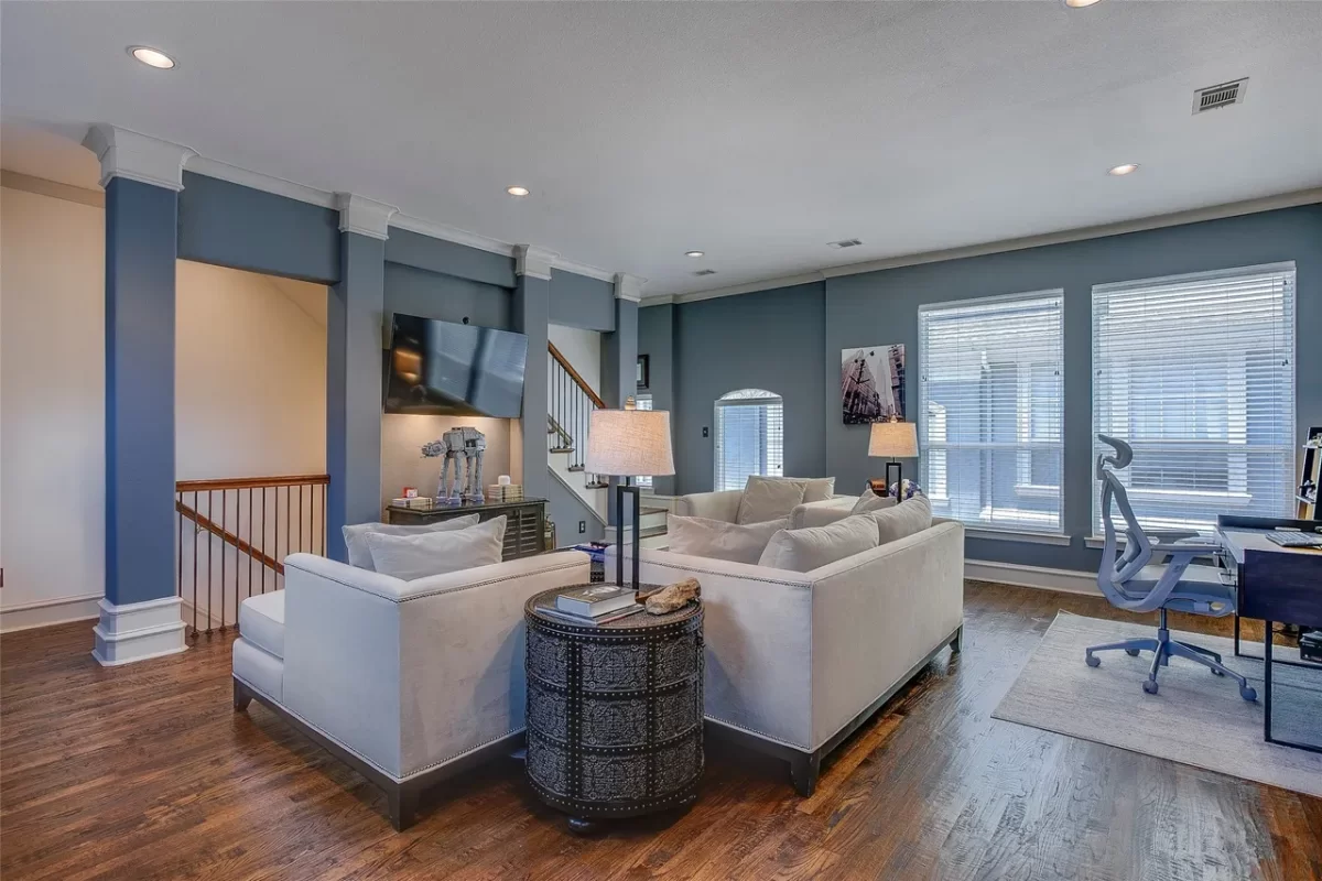 3BR Townhouse for Sale in Dallas, TX