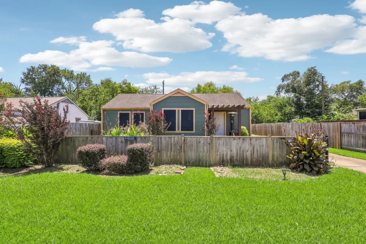 2BR House for Sale in Houston, TX