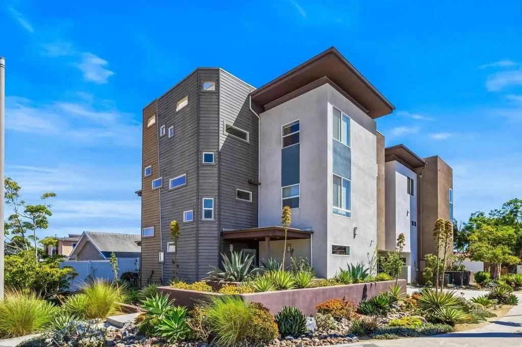2BR Townhouse for Sale in San Diego, CA