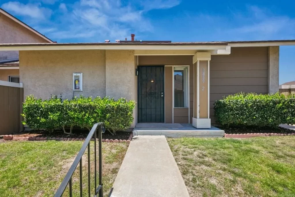 2BR Townhouse for Sale in San Diego, CA