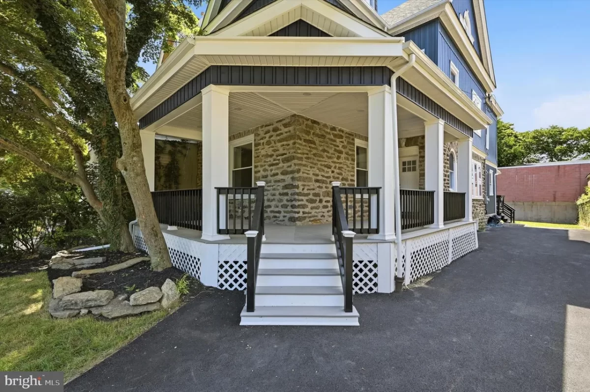 5BR Townhouse for Sale in Philadelphia, PA