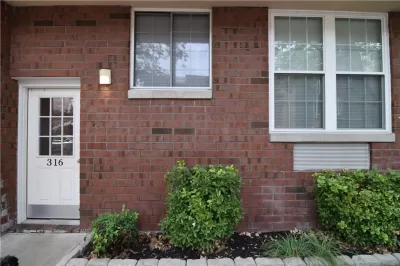 2BR Condo for Sale in Brooklyn, NY