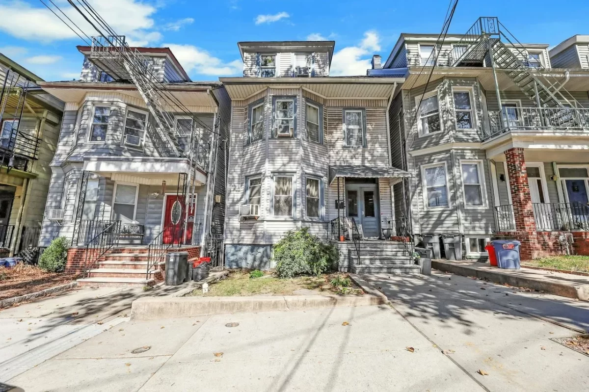 4BR Multi-Family for Sale in Weehawken, NJ