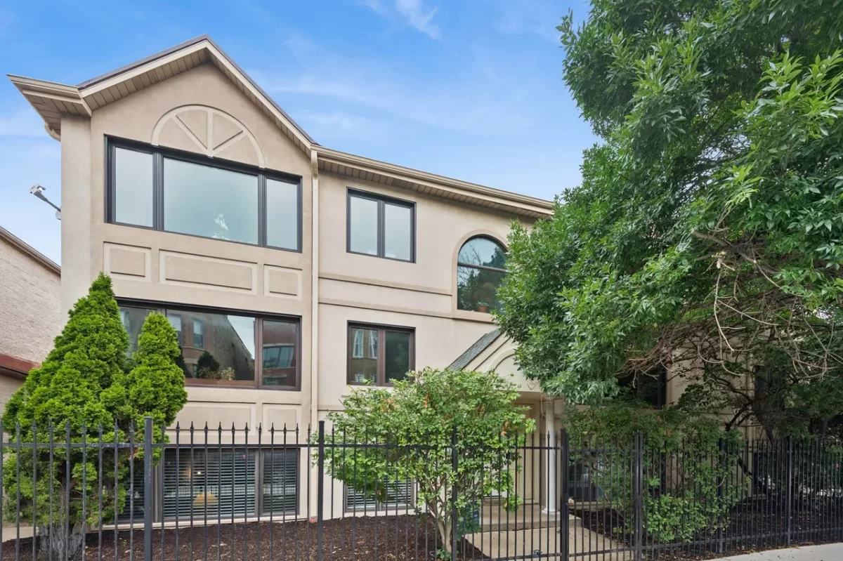 2BR Condo for Sale in Chicago, IL