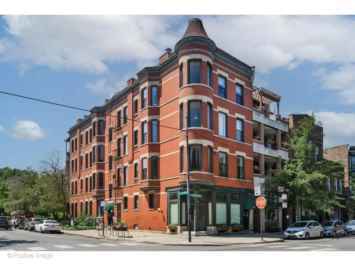 2BR Condo for Sale in Chicago, IL