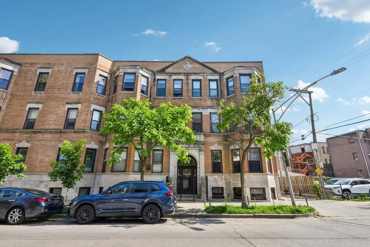 2BR Condo for Sale in Chicago, IL