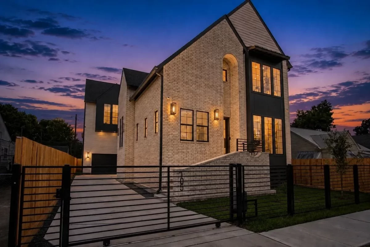 4BR House for Sale in Houston, TX
