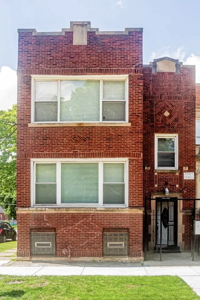 1BR Multi-Family for Sale in Chicago, IL