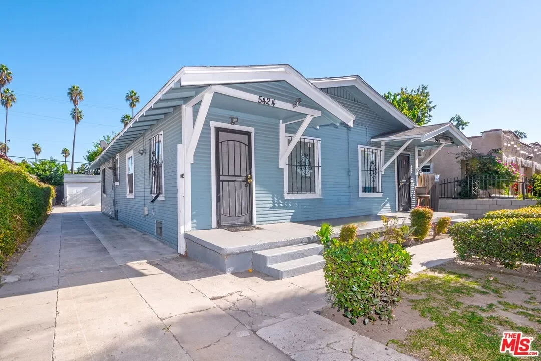 5BR Multi-Family for Sale in Los Angeles, CA