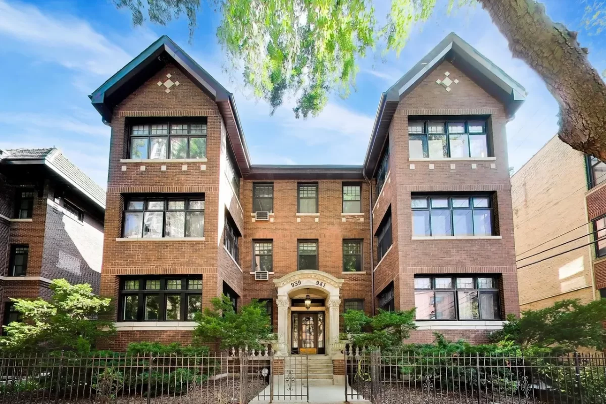 3BR Condo for Sale in Chicago, IL