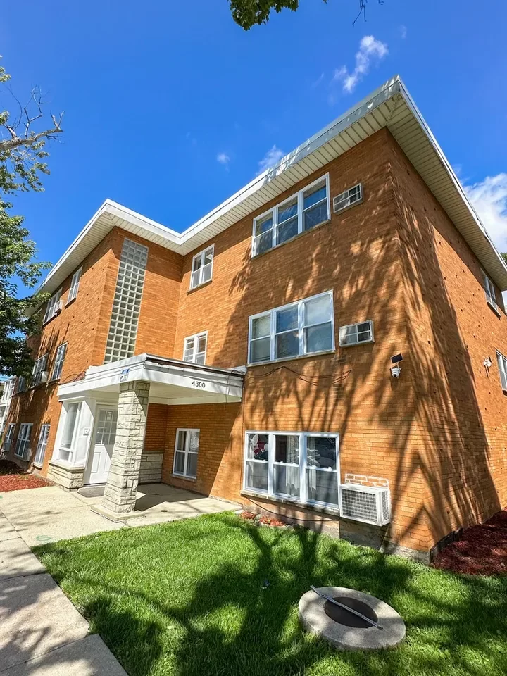 1BR House for Rent in Chicago, IL