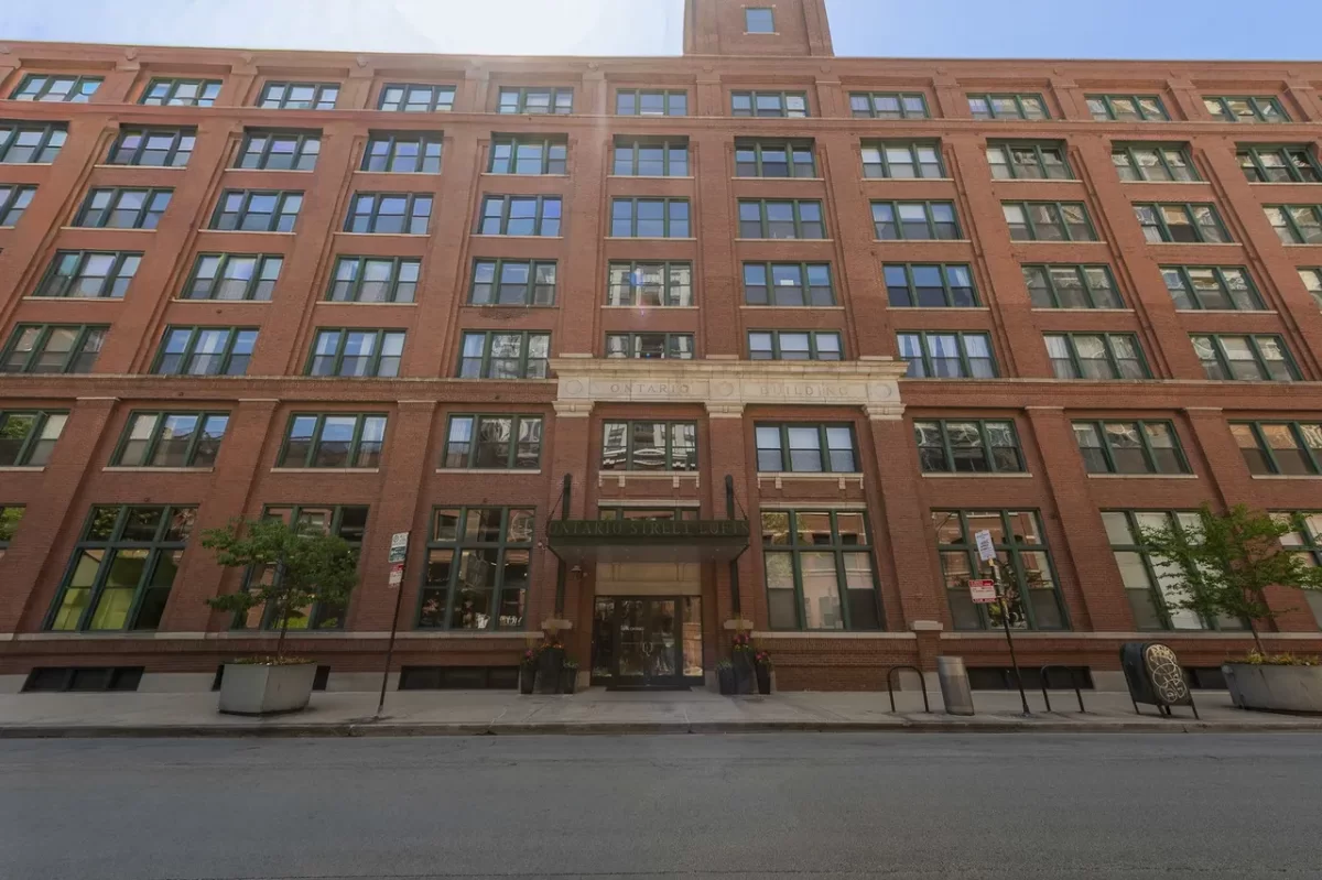 2BR Condo for Sale in Chicago, IL