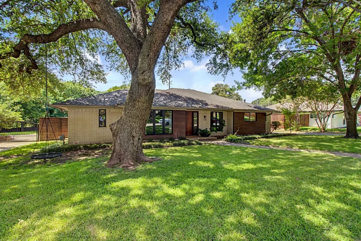 4BR House for Sale in Dallas, TX