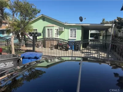 5BR Multi-Family for Sale in Los Angeles, CA