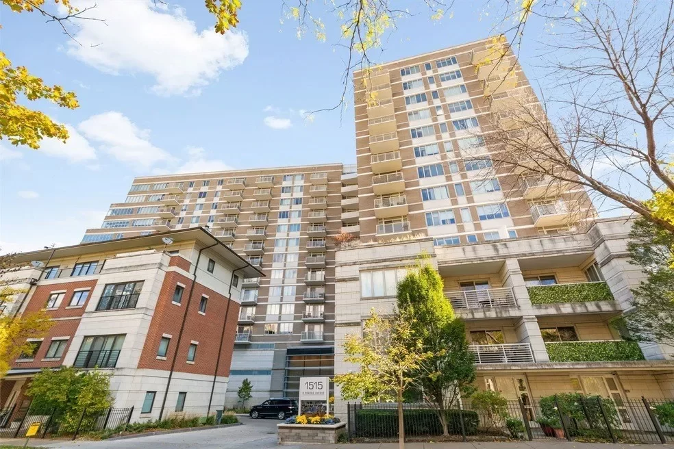2BR Condo for Sale in Chicago, IL