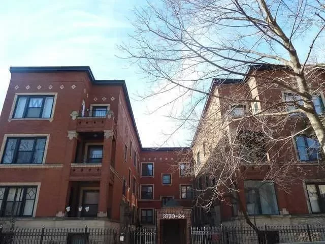2BR House for Rent in Chicago, IL
