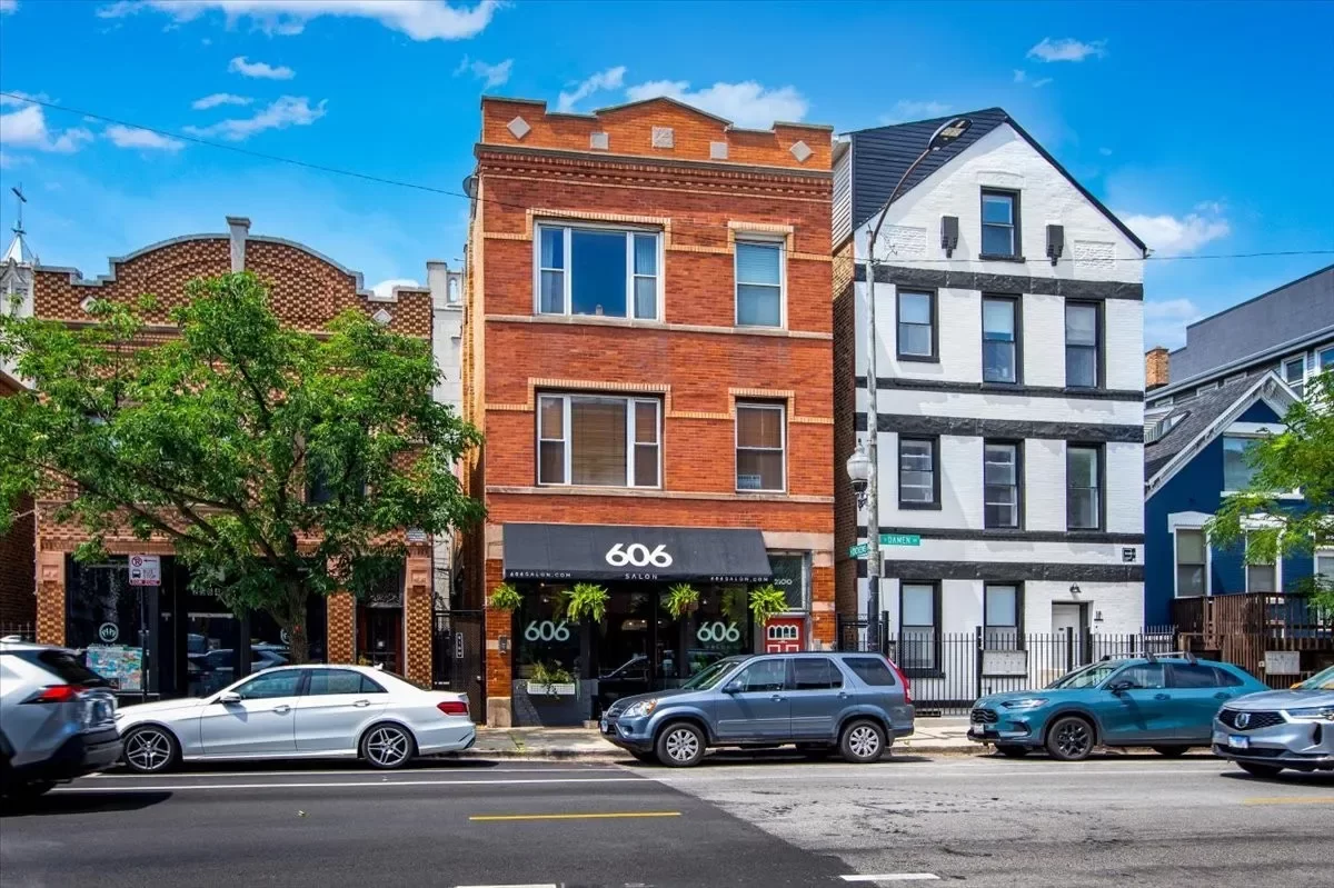 2BR Condo for Sale in Chicago, IL
