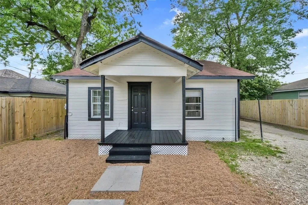 2BR House for Rent in Houston, TX