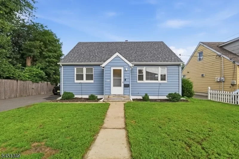 4BR House for Sale in Clifton, NJ