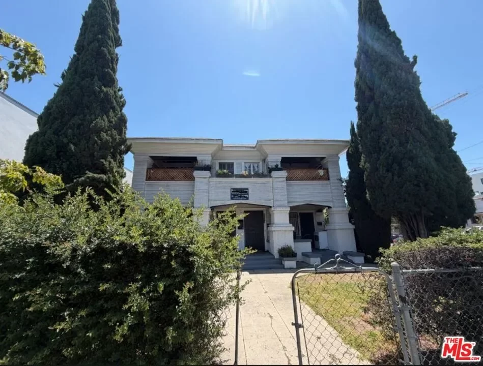 8BR Multi-Family for Sale in Los Angeles, CA