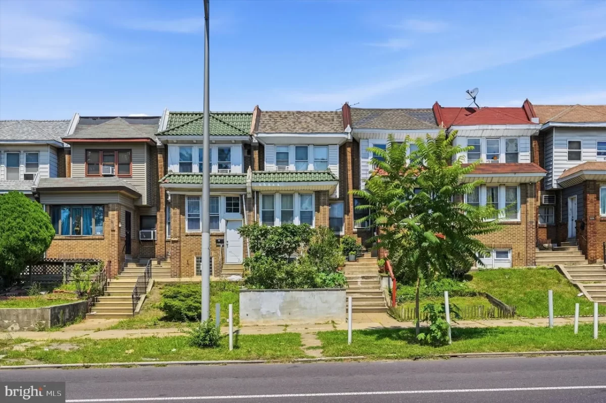 5BR Townhouse for Sale in Philadelphia, PA