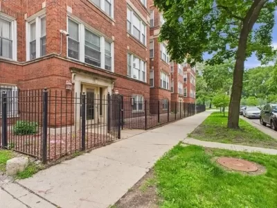 2BR Condo for Sale in Chicago, IL