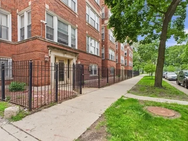 2BR Condo for Sale in Chicago, IL