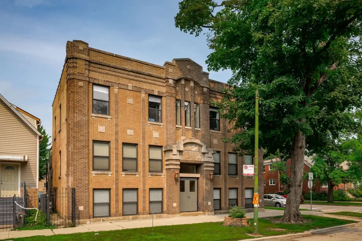 2BR Condo for Sale in Chicago, IL