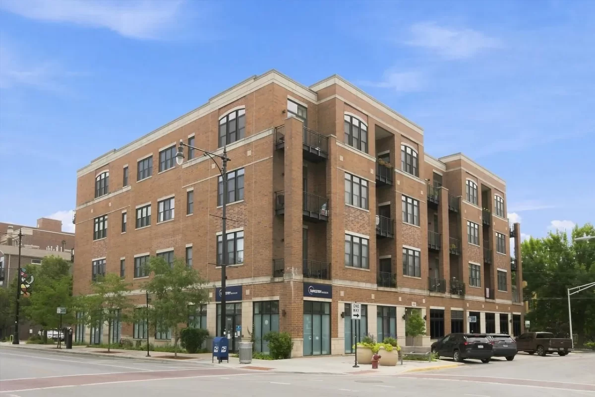 2BR Condo for Sale in Chicago, IL