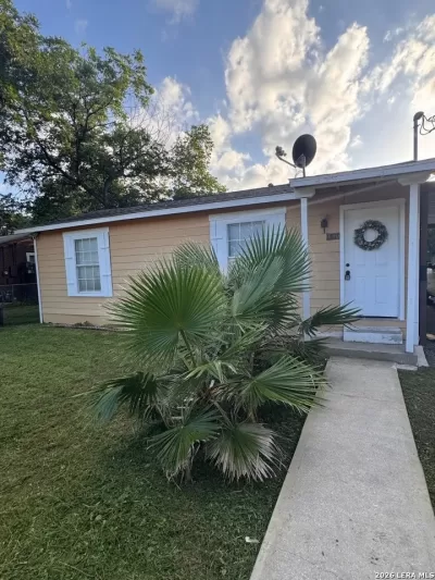 2BR House for Sale in San Antonio, TX