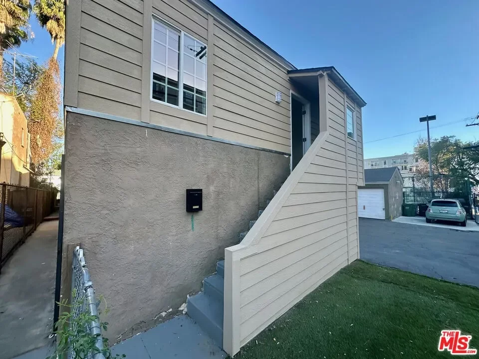 2BR Apartment for Rent in Los Angeles, CA