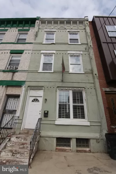 5BR Townhouse for Sale in Philadelphia, PA