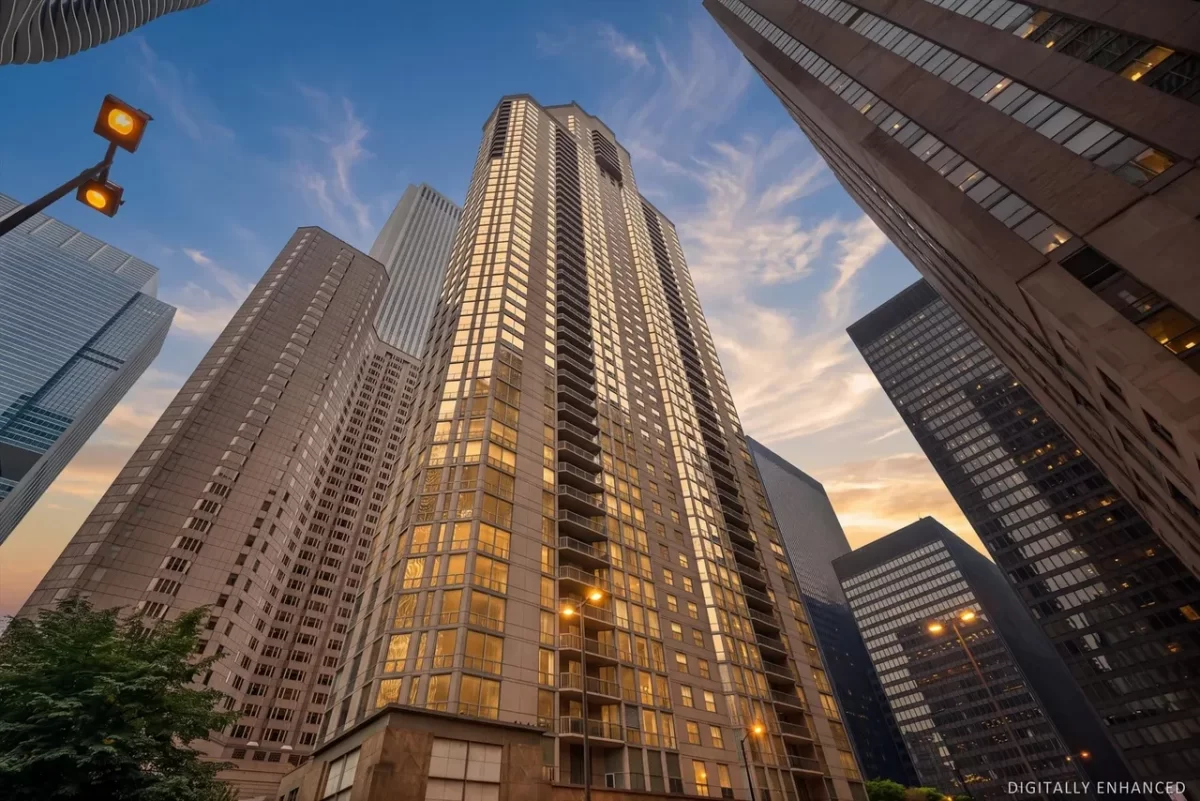 2BR Condo for Sale in Chicago, IL