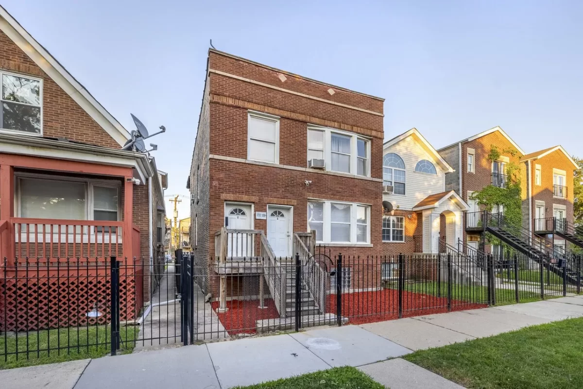 6BR Multi-Family for Sale in Chicago, IL