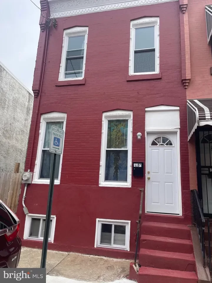 2BR Townhouse for Sale in Philadelphia, PA