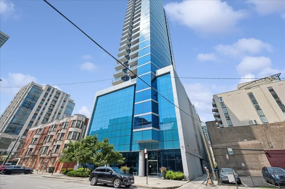 2BR Condo for Sale in Chicago, IL