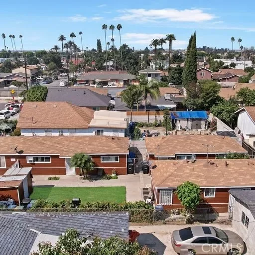 4BR Multi-Family for Sale in Los Angeles, CA