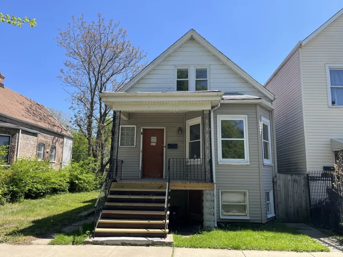 4BR House for Sale in Chicago, IL
