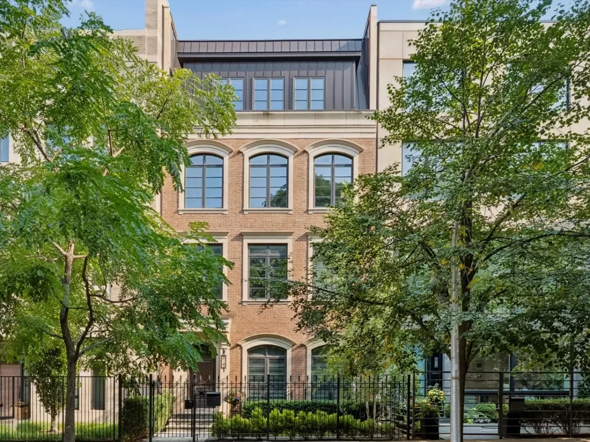 5BR House for Rent in Chicago, IL