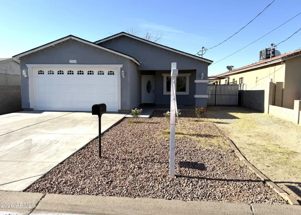 4BR House for Sale in Phoenix, AZ